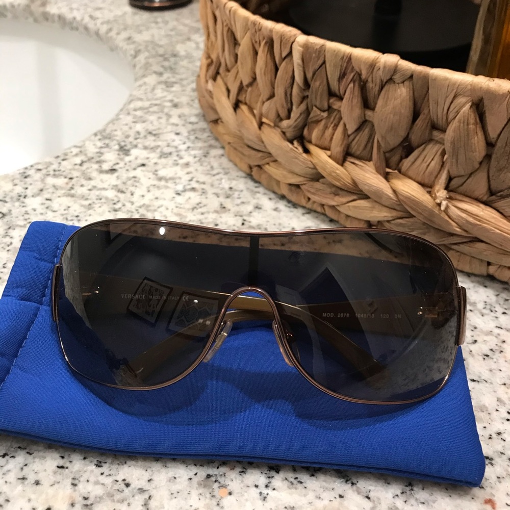 Authentic Versace sunglasses excellent condition